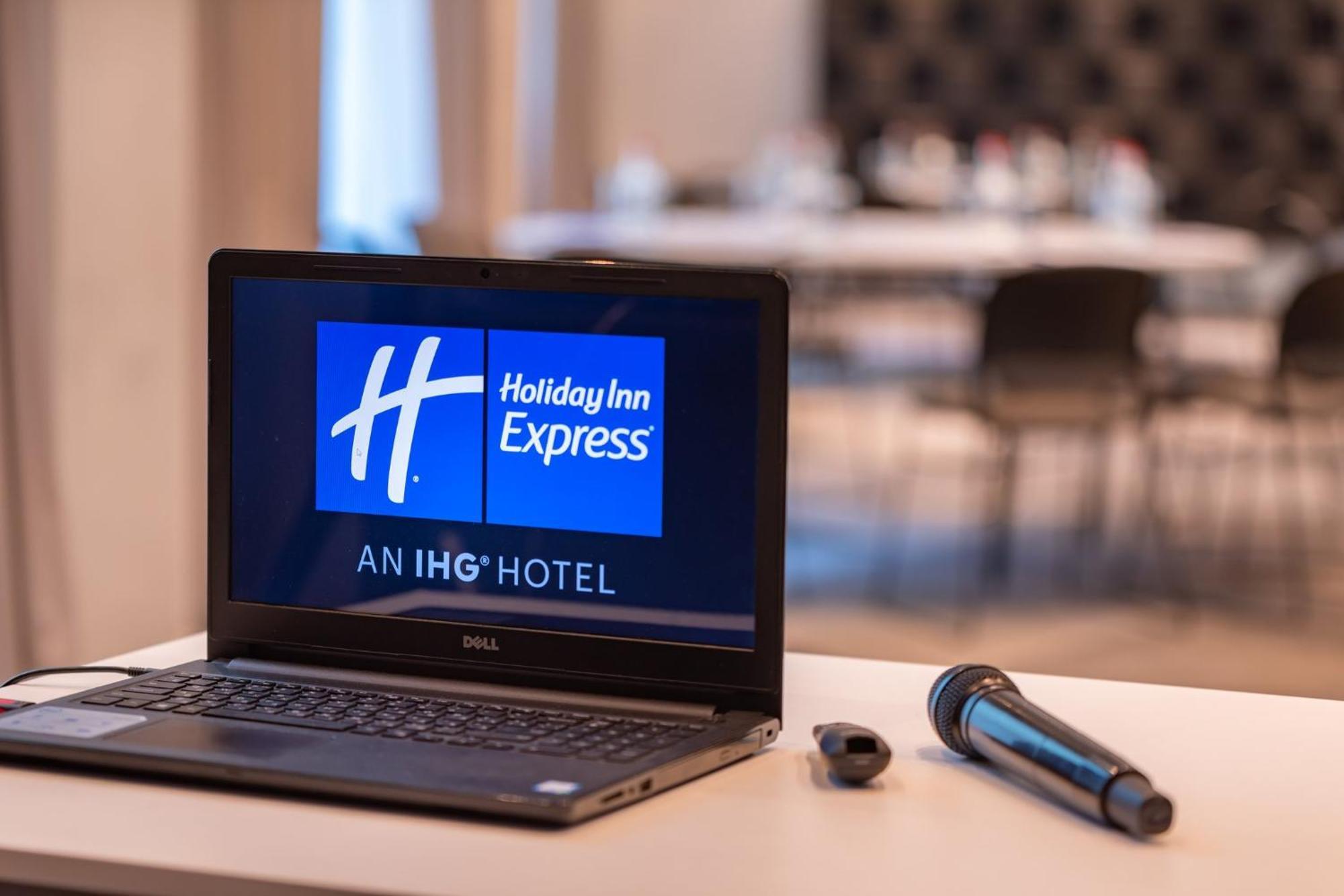Holiday Inn Express - Yerevan, An Ihg Hotel Eksteriør bilde