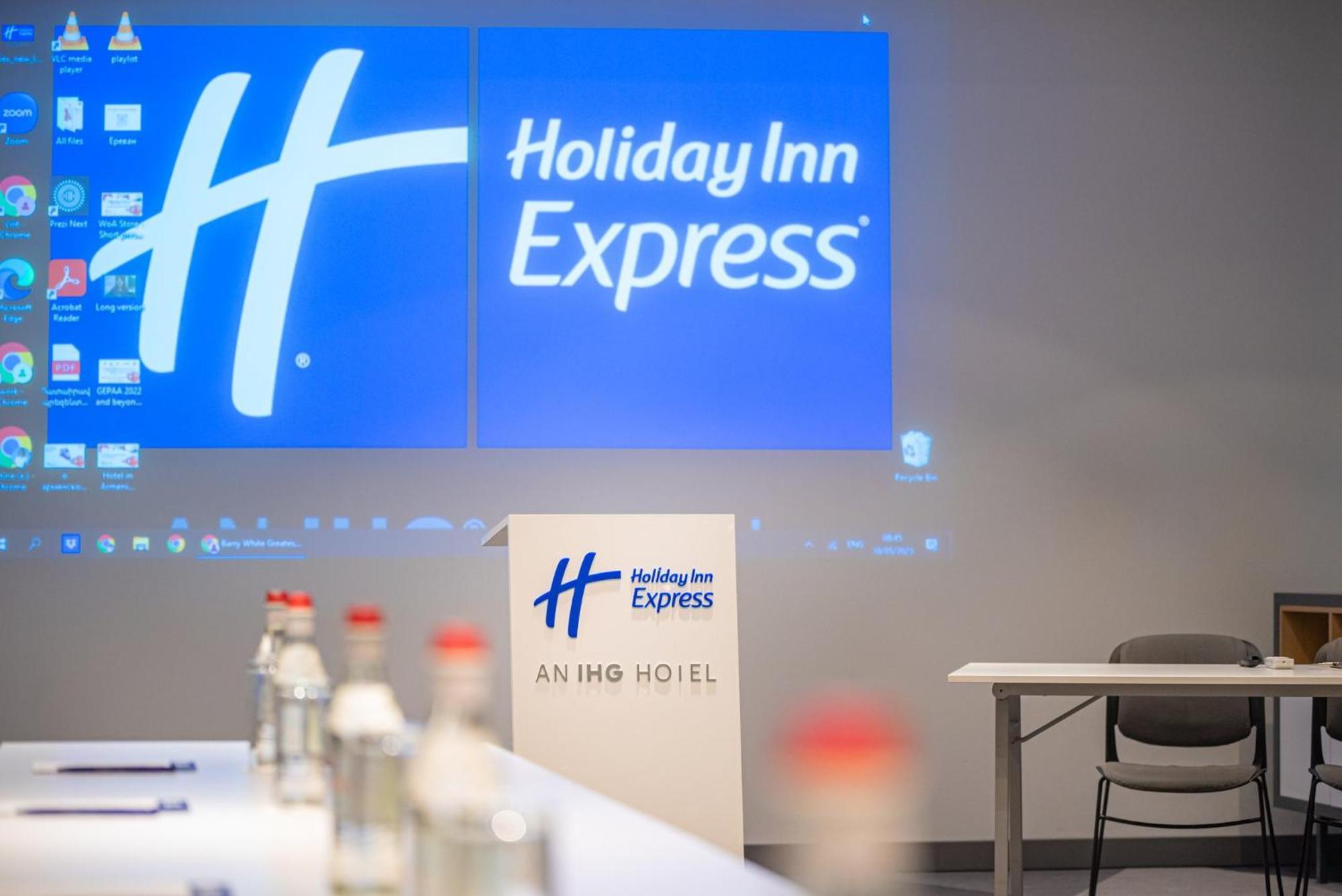 Holiday Inn Express - Yerevan, An Ihg Hotel Eksteriør bilde